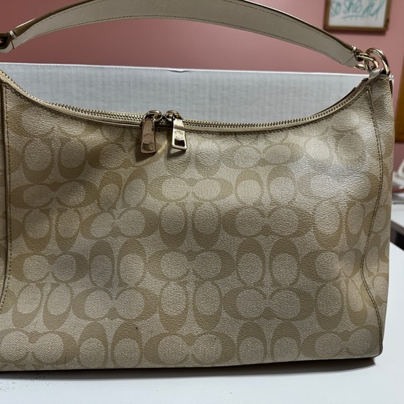 Cream and tan Coach shoulder bag - Picture 3 of 7
